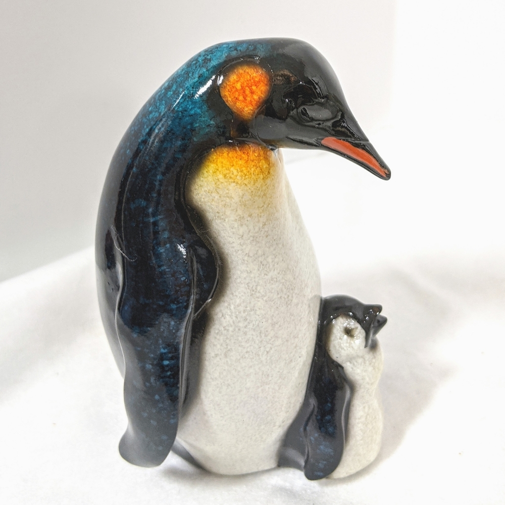 Natural World Collection Mother & Baby Penguin Christmas